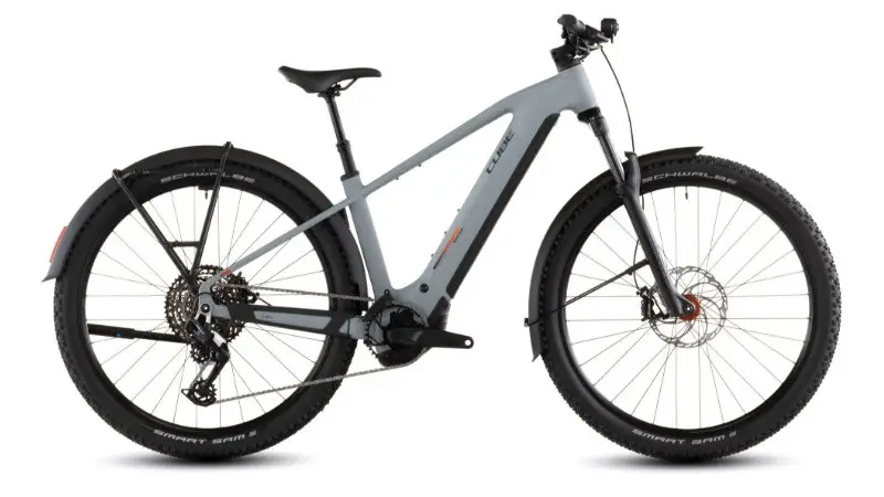 Cube REACTION HYBRID RACE 800 FE