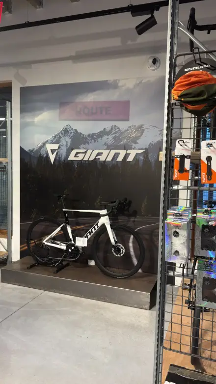 KAMEO Bikes winkel Luik — beeld 1: showroom elektrische fietsen en atelier, Quai de Rome 22