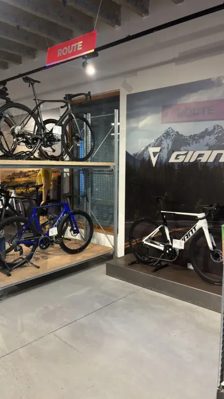 KAMEO Bikes winkel Luik — beeld 2: showroom elektrische fietsen en atelier, Quai de Rome 22