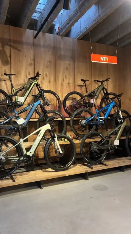 KAMEO Bikes winkel Luik — beeld 3: showroom elektrische fietsen en atelier, Quai de Rome 22