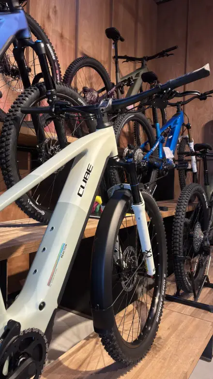 KAMEO Bikes winkel Luik — beeld 6: showroom elektrische fietsen en atelier, Quai de Rome 22