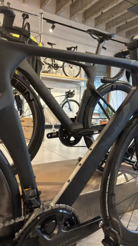 KAMEO Bikes winkel Luik — beeld 10: showroom elektrische fietsen en atelier, Quai de Rome 22