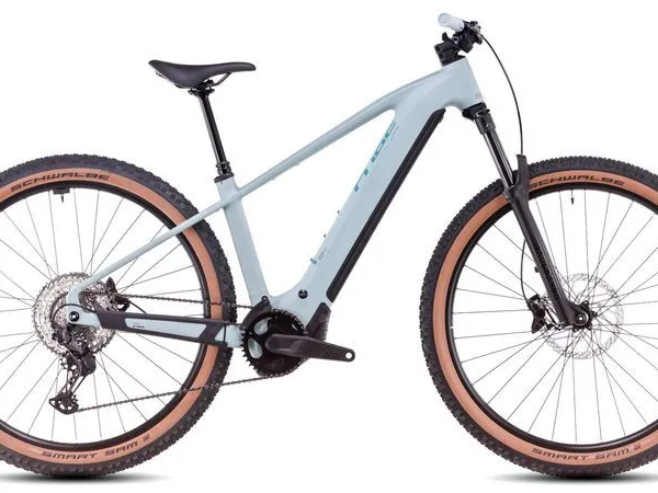 Cube REACTION HYBRID - RACE 800