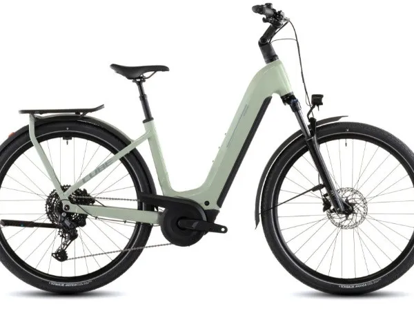 Cube KATHMANDU HYBRID ONE 800