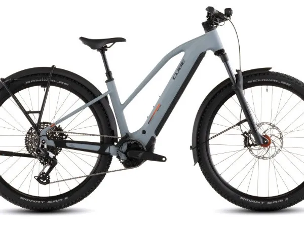 Cube REACTION HYBRID RACE 800 FE