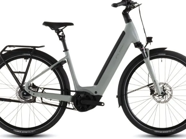 Cube SUPREME HYBRID DELUXE ONE 600