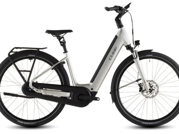 Cube SUPREME RT HYBRID COMFORT EXC 600