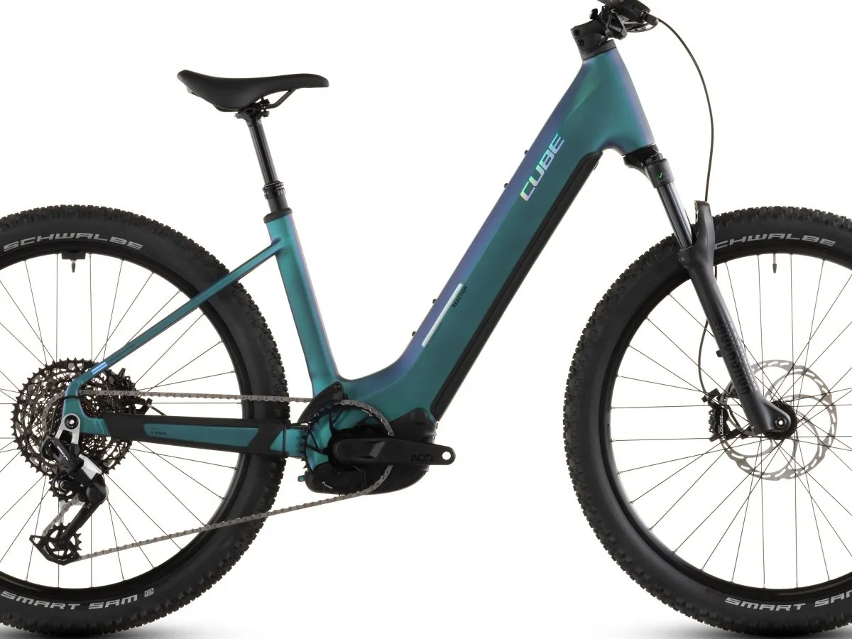 Cube REACTION HYBRID RACE 800
