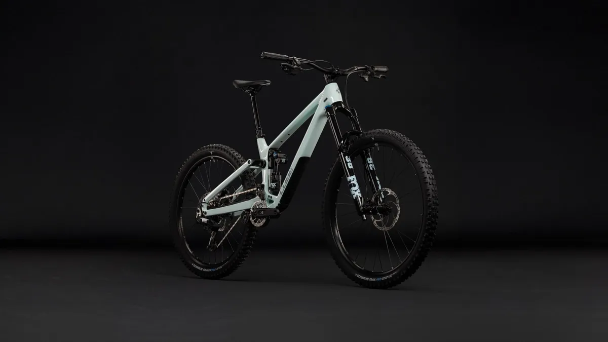 Cube FRITZZ C:62 TM, VTT d'enduro en montage mulet