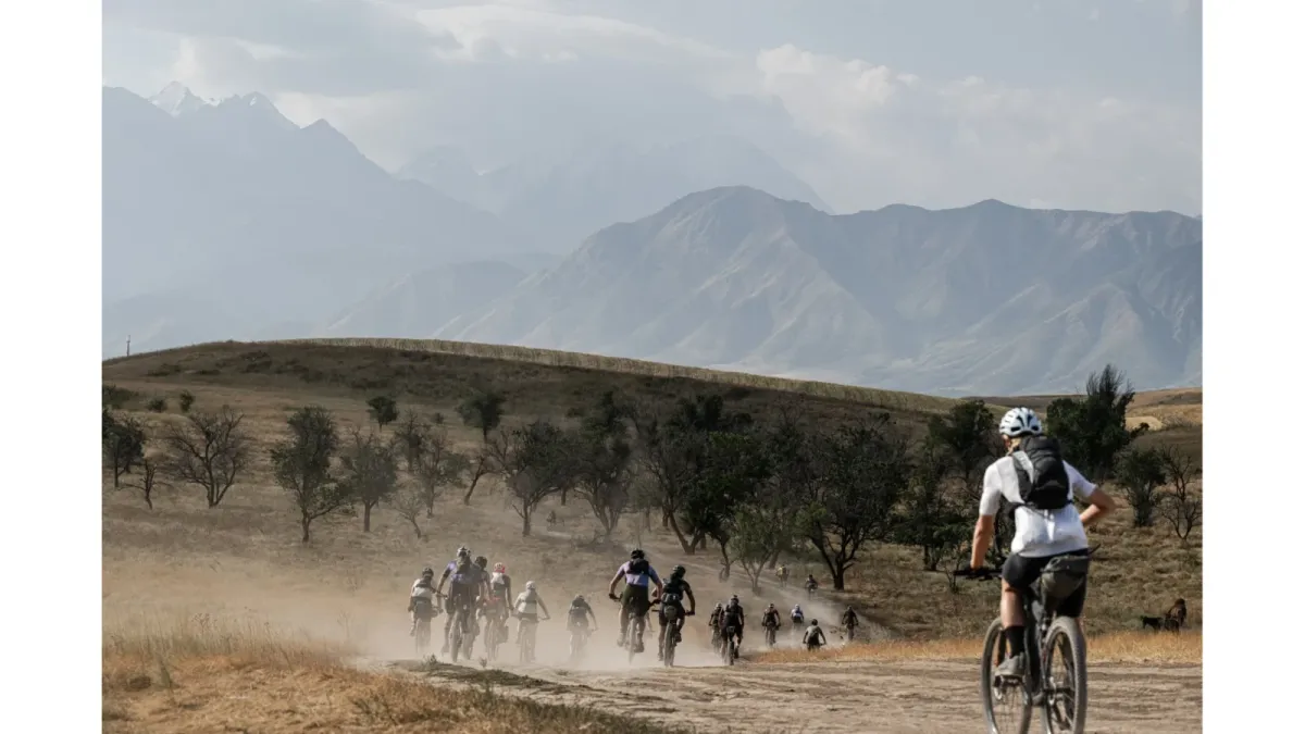 Les participants juste après le départ de la course